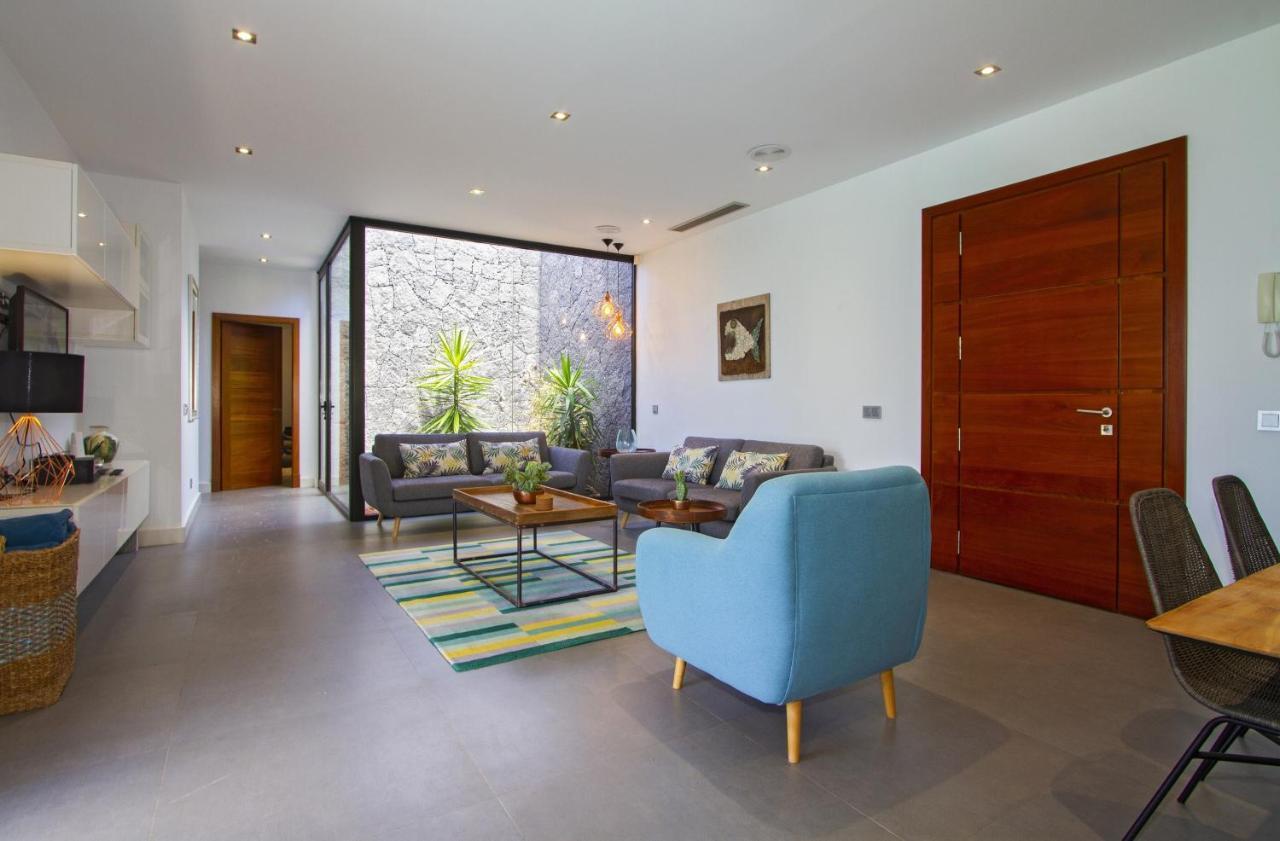 Luxury Los Mojones Villa Short Walk To Old Town Private Heated Pool Villa Los Mojones Angie Puerto Del Carmen 티아즈 외부 사진